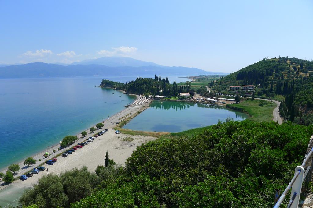 Cavos Fokidos Aparthotel Chiliadou  Exteriör bild